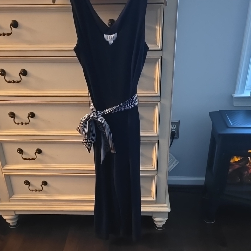 Chic Navy Sleeveless Jumpsuit with Striped Belt